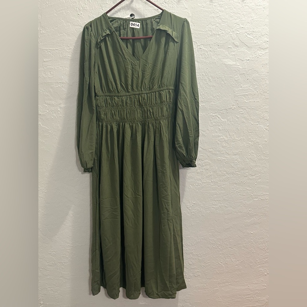 🆕 Olive Green Long Sleeve Midi Dress Smocked NWOT